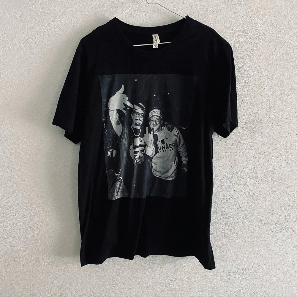 Bella Canvas black graphic t-shirt - Picture 2 of 8